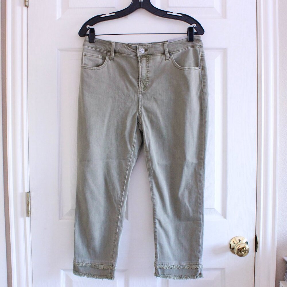 Chico's Cropped Ankle Jeans in Light Sage